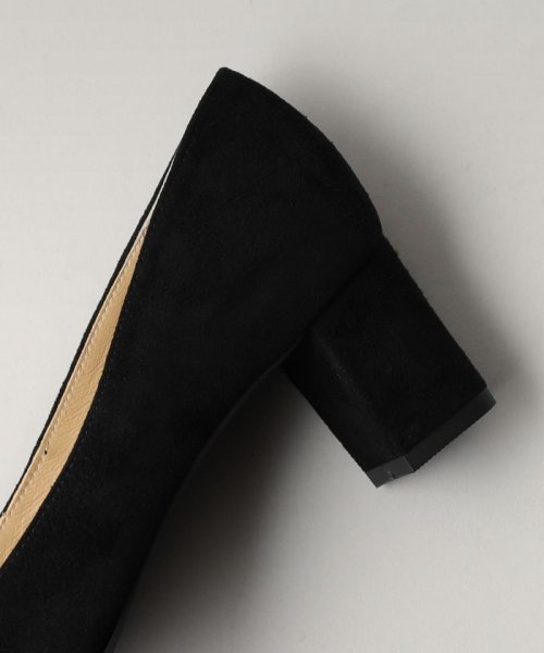 ポインテッドブロックヒール パンプス55↓↑ 商品説明毎シーズン人気のブロックヒールパンプス■デザインヒールの安定感とすっきりとしたシルエットが魅力の一足です。シンプルなパ K1681714890(12870円)