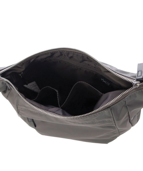 イザック Y’SACCS ショルダーバッグ レディース 斜め掛け カーゴポケット ブラック ダークグレー グレージュ 黒 20－037－01 イザック Y’SACCS ショルダーバッグ カーゴポケット