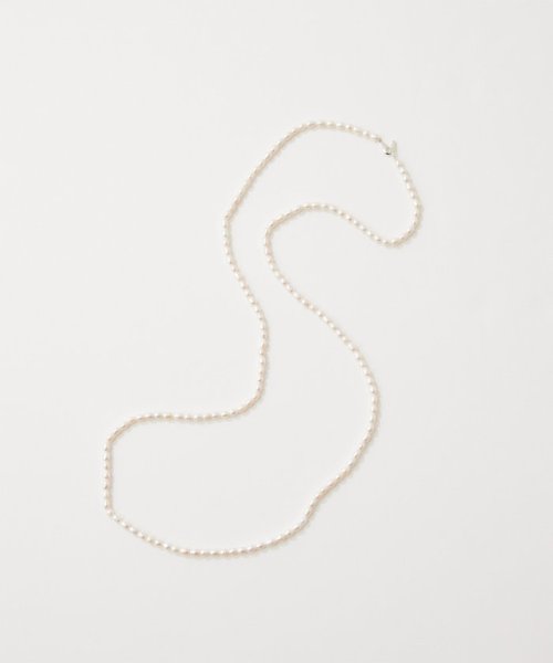 【Hoaw.】パールロングネックレス 商品説明アレンジ自在なロングデザインのパールジュエリー●ドロップ型の淡水パールを使用したロングタイプのネックレス。●贅沢に J1776874978(13728円)