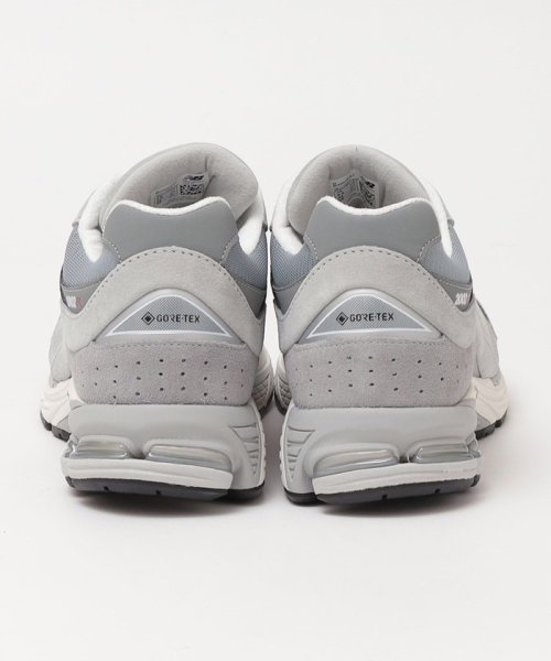 NEW BALANCE: 2002R GTX 2002R