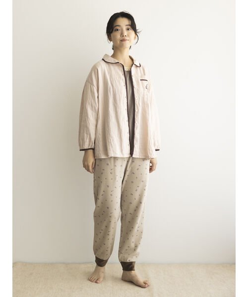 Et grenier by Samansa Mos2(エ　グルニエ　バイ　サマンサ　モスモス)/ダブルガーゼ丸襟パイピング刺繍パジャマシャツ/img08