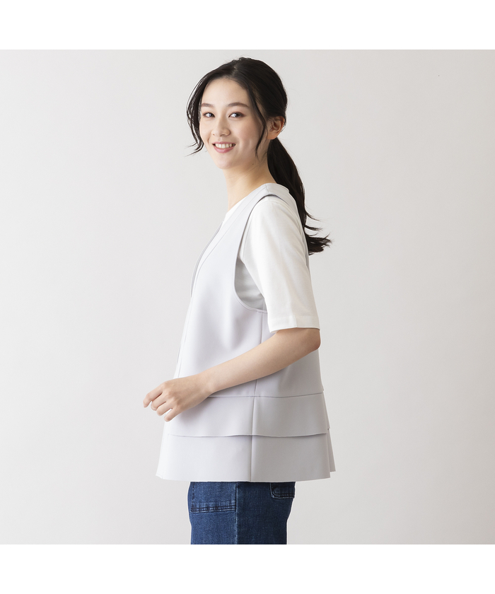 PISANO 新品タグ付 アクアスーティング・ＶネックラッフルジレLL 快適ファッション - PISANO 新品タグ付 アクアスーティング・V