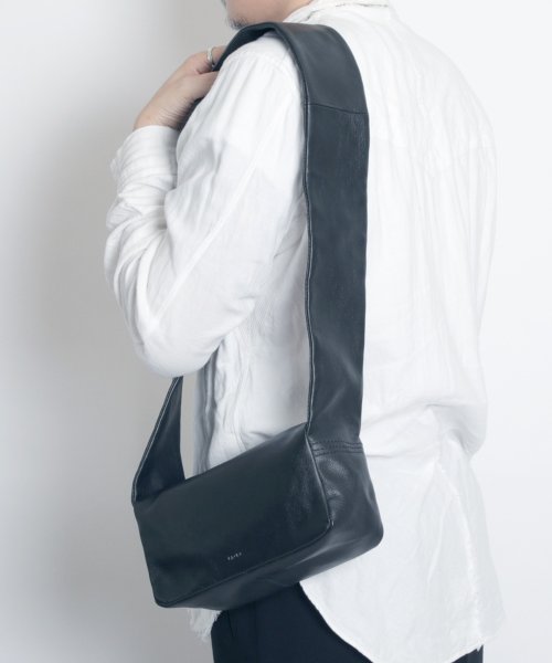 MAISON mou(メゾンムー)/【YArKA/ヤーカ】real leather most wide belt shoulder bag  [bbws] /リアルレザー幅広ストラップベルトショル/img09