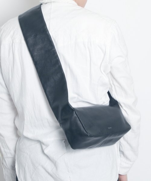 MAISON mou(メゾンムー)/【YArKA/ヤーカ】real leather most wide belt shoulder bag  [bbws] /リアルレザー幅広ストラップベルトショル/img10