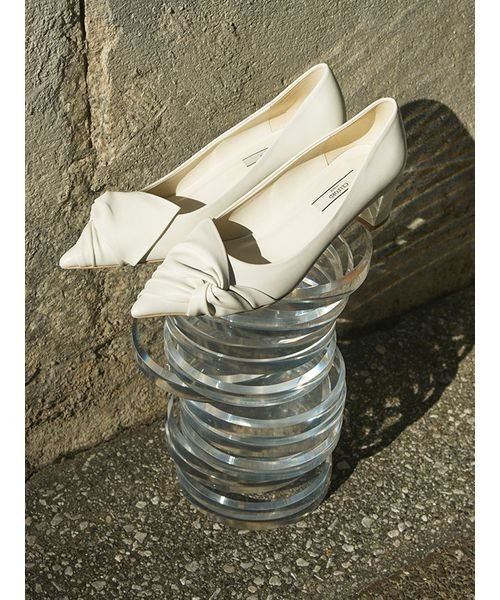 アシンメトリーボウパンプス 予めご了承ください