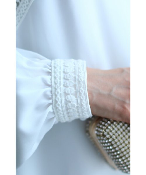 CAWAII(カワイイ)/【ドレスな立ち襟】肩を飾る魅力的シアーレースのきれいめブラウストップス（ホワイト）/img12