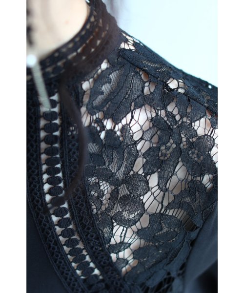 CAWAII(カワイイ)/【ドレスな立ち襟】肩を飾る魅力的シアーレースのきれいめブラウストップス（ブラック）/img07