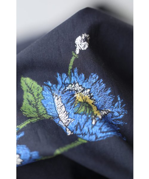 CAWAII(カワイイ)/可憐な青い花のふんわりミディアムスカート/img01