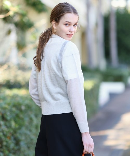 【着回し◎/トレンド】シアーコンビカーディガン 商品説明【さりげないシアー感が着回しやすいショートカーディガン】袖と身頃の上部をシアーに編み立てたショートカーディガン。共糸でシームレスに QGW1309515900(10010円)