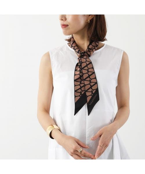 VALENTINO スカーフ E6017 QDNトワル イコノグラフ マフラー・スカーフ・ストール W1568227542(12112円)