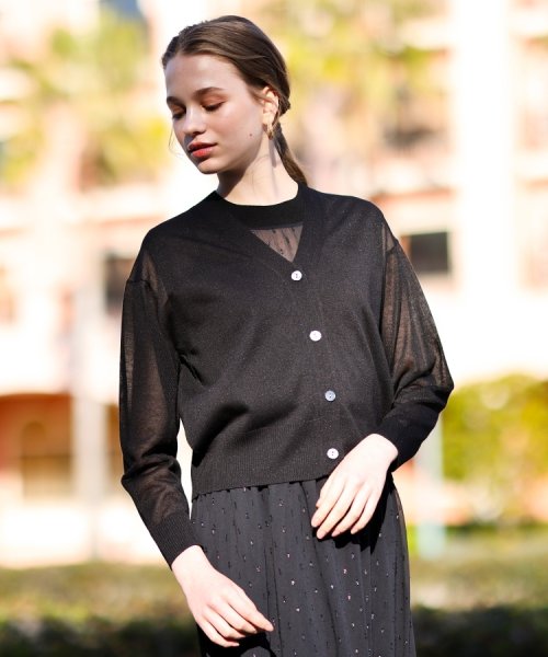 【着回し◎/トレンド】シアーコンビカーディガン 商品説明【さりげないシアー感が着回しやすいショートカーディガン】袖と身頃の上部をシアーに編み立てたショートカーディガン。共糸でシームレスに QGW1309515900(10010円)