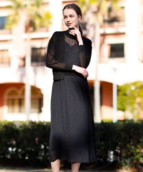 【着回し◎/トレンド】シアーコンビカーディガン 商品説明【さりげないシアー感が着回しやすいショートカーディガン】袖と身頃の上部をシアーに編み立てたショートカーディガン。共糸でシームレスに QGW1309515900(10010円)