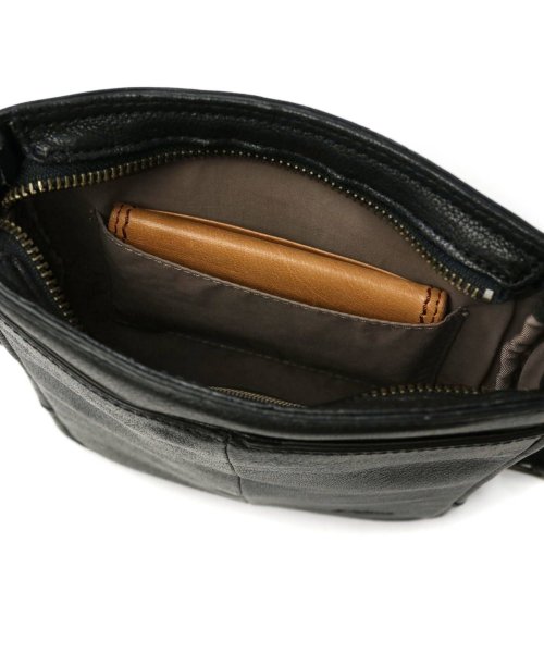 ダコタブラックレーベル ショルダーバッグ ブランド Dakota BLACK LABEL 小さめ 50代 本革 縦型 シンプル A5 ミリア 1622905 