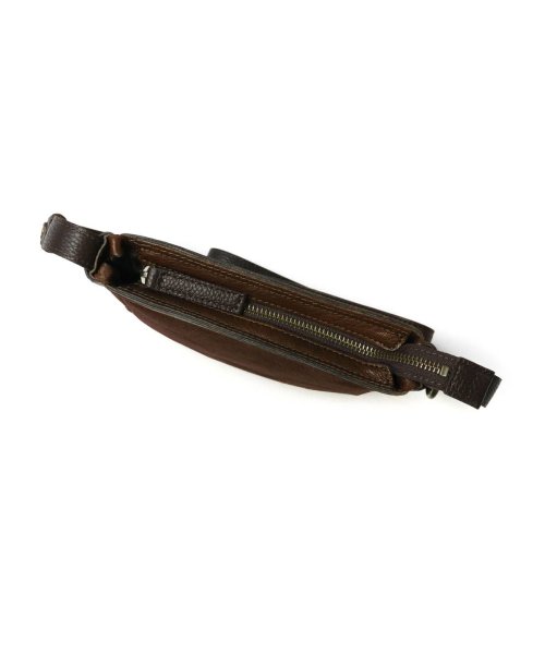 ダコタブラックレーベル ショルダーバッグ ブランド Dakota BLACK LABEL 小さめ 50代 本革 縦型 シンプル A5 ミリア 1622905 