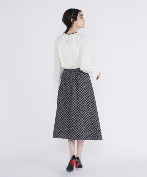 フラワーふくれジャガードタックフレアスカート 