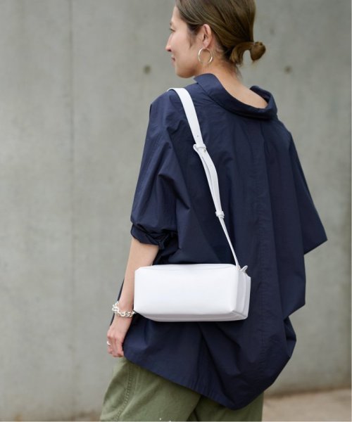 LA SCAIA rectangle shoulder LA FRAMeWORK