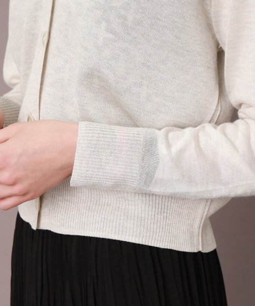 【着回し◎/トレンド】シアーコンビカーディガン 商品説明【さりげないシアー感が着回しやすいショートカーディガン】袖と身頃の上部をシアーに編み立てたショートカーディガン。共糸でシームレスに QGW1309515900(10010円)