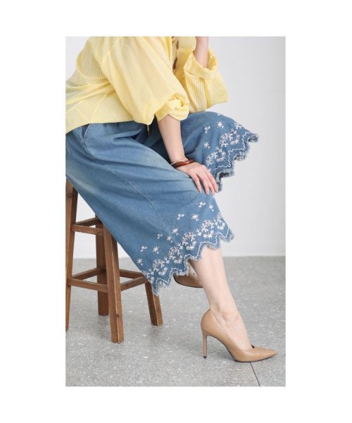 Sawa a la mode(サワアラモード)/レディース 大人 上品 スカラップ裾の刺繍デニムワイドパンツ/img20