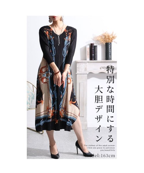 Sawa a la mode(サワアラモード)/レディース 大人 モード スカーフ柄で魅せるアコーディオンプリーツワンピース/img01