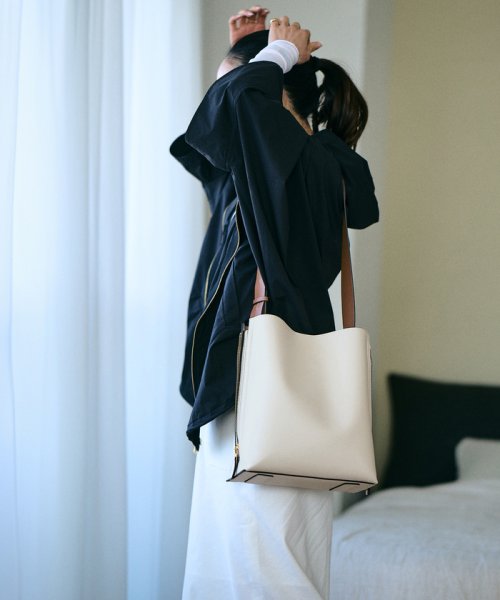 ROPE'(ロペ)/【WEB限定】【24SS】【E'POR】Y BAG Shoulder Medium（サイドジップショルダーバッグ）【メディア掲載】/img16