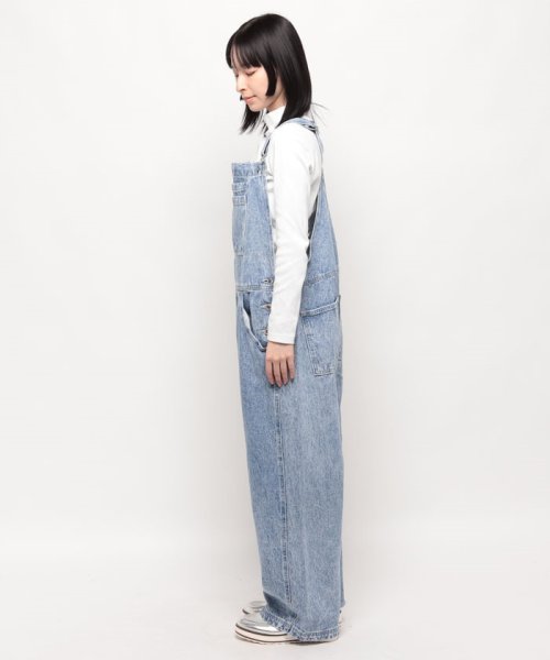 LEVI’S OUTLET(リーバイスアウトレット)/SILVERTAB（TM） CROP オーバーオール ライトインディゴ WHATEVER WHENEVER/img01