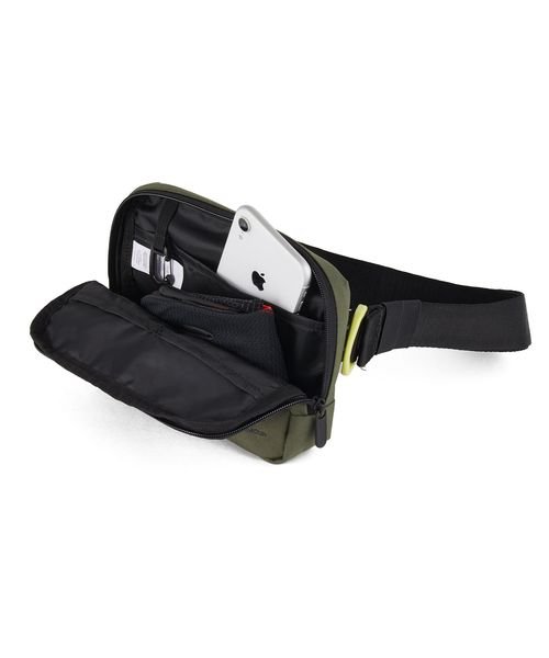 UNDER ARMOUR(アンダーアーマー)/UA LOUDON WAIST BAG CROSSBODY/img04