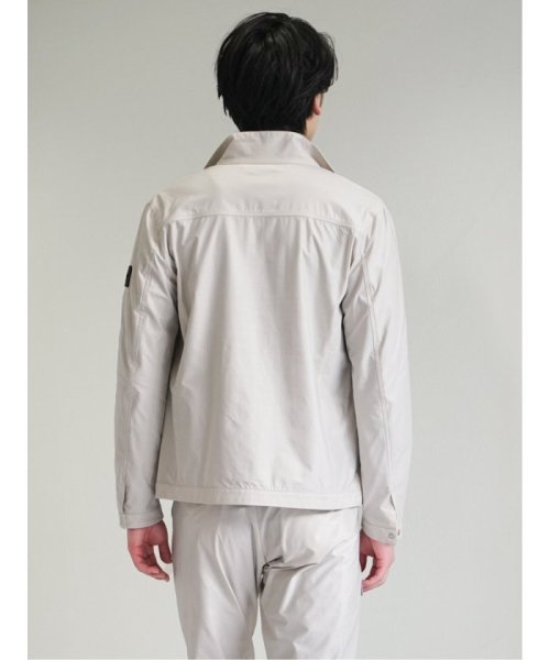 ブライトニット スタンドブルゾン(セットアップ可能) メンズ ブルゾン ライトアウター コート ビジネス カジュアル アウター 通勤 仕事 厚手 薄手 軽い 軽 商品説明レノマ オム/renoma HOMMEブライトニット スタンドブルゾン(セットアップ可能)■素材特徴ポリエステル糸を使用した薄手のスト B1331275261(10189円)