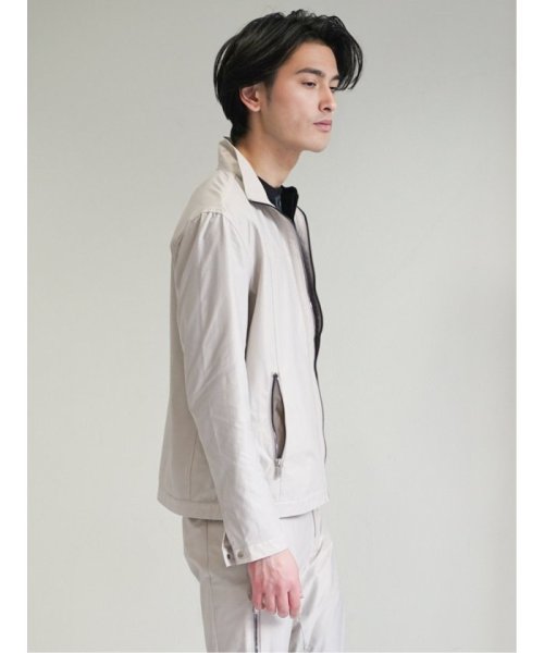 ブライトニット スタンドブルゾン(セットアップ可能) メンズ ブルゾン ライトアウター コート ビジネス カジュアル アウター 通勤 仕事 厚手 薄手 軽い 軽 商品説明レノマ オム/renoma HOMMEブライトニット スタンドブルゾン(セットアップ可能)■素材特徴ポリエステル糸を使用した薄手のスト B1331275261(10189円)