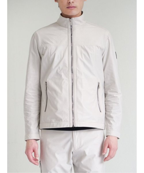 ブライトニット スタンドブルゾン(セットアップ可能) メンズ ブルゾン ライトアウター コート ビジネス カジュアル アウター 通勤 仕事 厚手 薄手 軽い 軽 商品説明レノマ オム/renoma HOMMEブライトニット スタンドブルゾン(セットアップ可能)■素材特徴ポリエステル糸を使用した薄手のスト B1331275261(10189円)