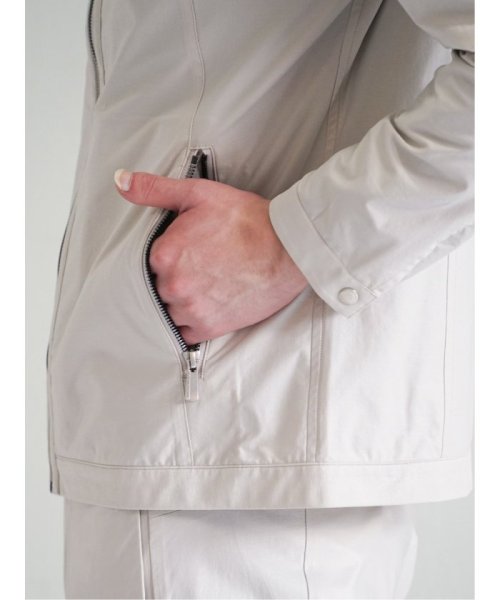 ブライトニット スタンドブルゾン(セットアップ可能) メンズ ブルゾン ライトアウター コート ビジネス カジュアル アウター 通勤 仕事 厚手 薄手 軽い 軽 商品説明レノマ オム/renoma HOMMEブライトニット スタンドブルゾン(セットアップ可能)■素材特徴ポリエステル糸を使用した薄手のスト B1331275261(10189円)