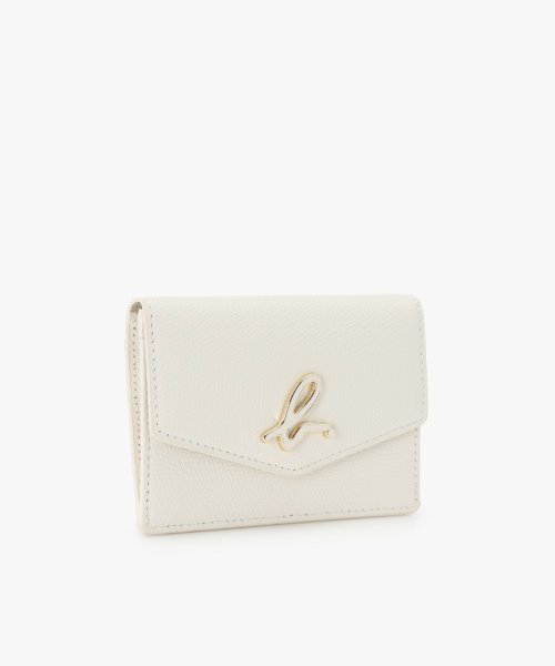 TAW05－09 フラグメントケース 商品説明エンベロープ調のフラップに、大きめの革貼りのb.メタルがポイントのフラグメントケース。 ZYX1486814060(11440円)