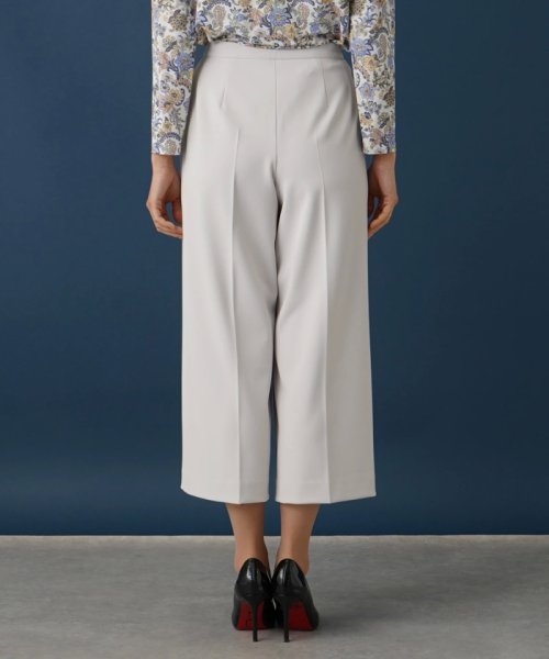 ワイドクロップドパンツ B80