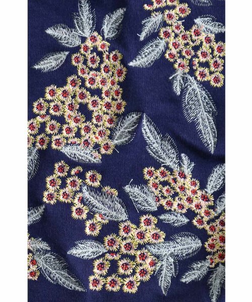 CAWAII(カワイイ)/贅沢に施した花刺繍のニットミディアムワンピース/img01