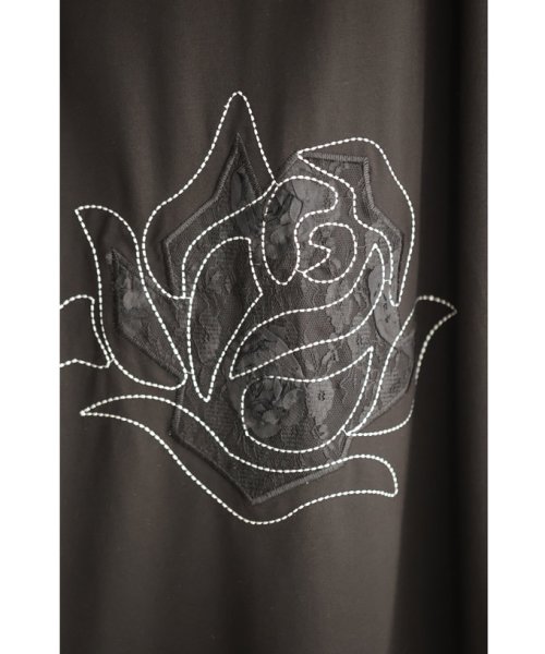 CAWAII(カワイイ)/ステッチ刺繍のバラが咲くミディアムスカート/img01