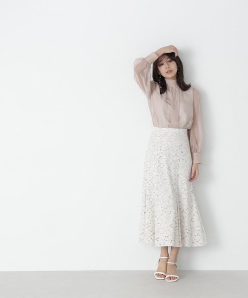 NATURAL BEAUTY BASIC(ナチュラルビューティーベーシック)/ハイネックボリュームシアーブラウス　24SS/img20