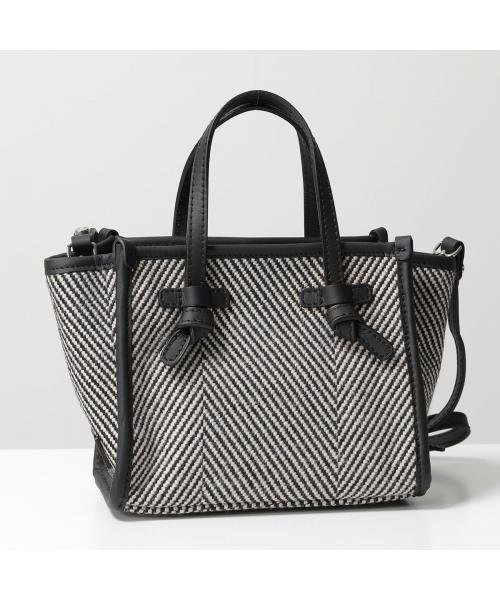 GIANNI CHIARINI BS 8065 SPIGA SE マルチェッラ ハンドバッグ 商品説明バティック調の総柄が特徴的なウール素材のハンドバッグ。コロンと G1403770572(10718円)