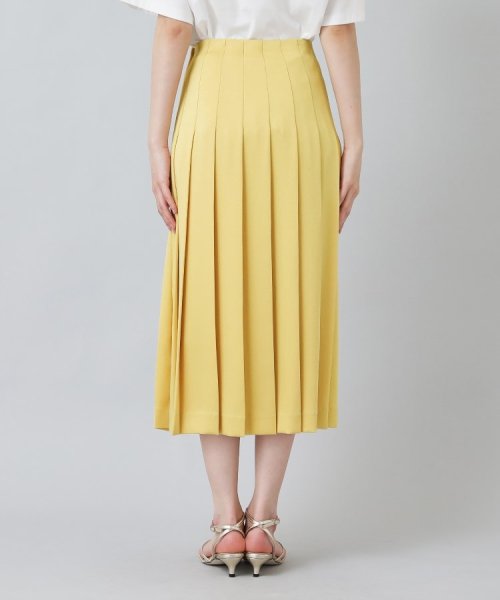 サテンプリーツスカート 