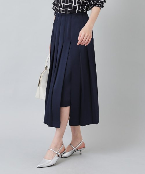 サテンプリーツスカート 