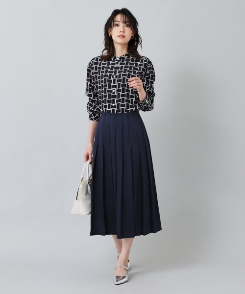 サテンプリーツスカート 