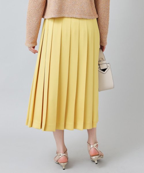 サテンプリーツスカート 