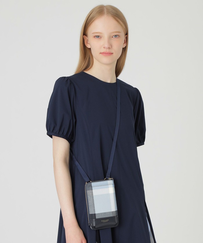 ブルーレーベルクレストブリッジ　クレストブリッジチェックPVCスマホポシェット クレストブリッジチェックPVCスマホポシェット(505859240)｜阪急
