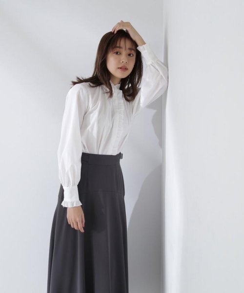 NATURAL BEAUTY BASIC(ナチュラルビューティーベーシック)/ハイネックフリルブラウス　24SS/img03