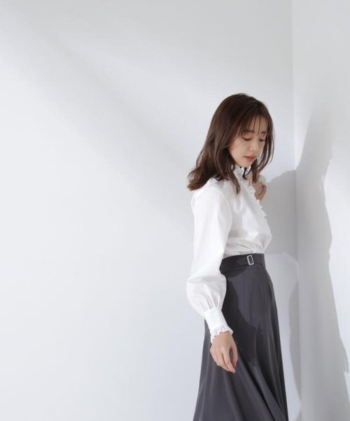 NATURAL BEAUTY BASIC(ナチュラルビューティーベーシック)/ハイネックフリルブラウス　24SS/img06