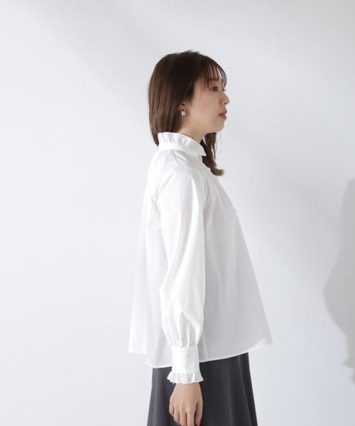 NATURAL BEAUTY BASIC(ナチュラルビューティーベーシック)/ハイネックフリルブラウス　24SS/img09