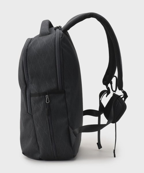 【多機能・軽量】シャドーライン リュック 軽くて