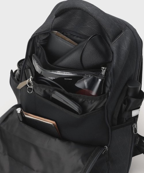 【多機能・軽量】シャドーライン リュック 軽くて