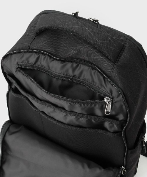 【多機能・軽量】シャドーライン リュック 軽くて