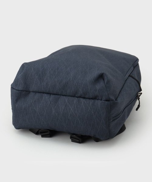 【多機能・軽量】シャドーライン リュック 軽くて