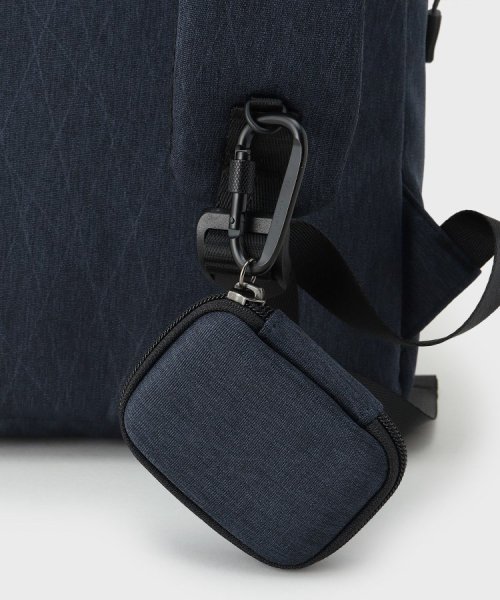 【多機能・軽量】シャドーライン リュック 軽くて