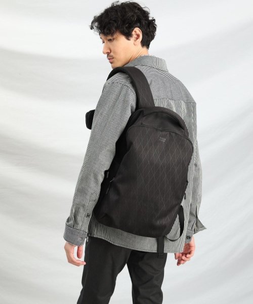 【多機能・軽量】シャドーライン リュック 軽くて